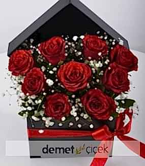 Siyah Kutuda 9 Kırmızı Gül