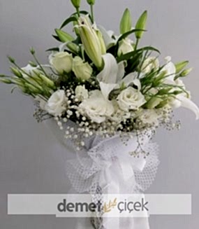 Beyaz Çiçeklerden Şık Buket