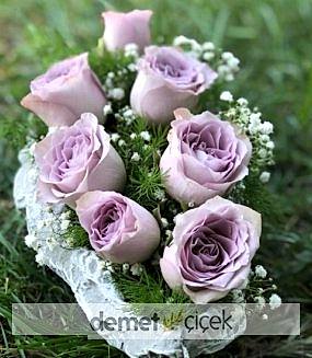 Beton Saksıda Lila Güller