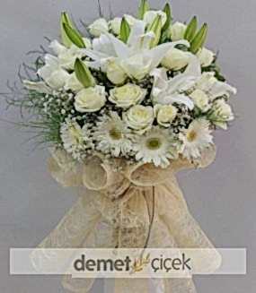 Beyaz Gül Lilyum Çiçek Buketi