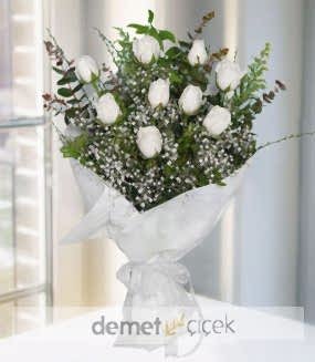 9 Adet Beyaz Gül Buketi 