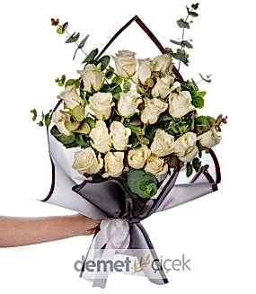 Siyah Buket Kağıdında 20'li Gül