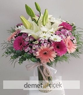 Vazoda Renkli Çiçekler